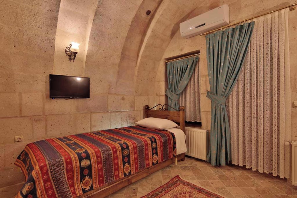 112 - ARCHWAY BALCON ROOM photo 2