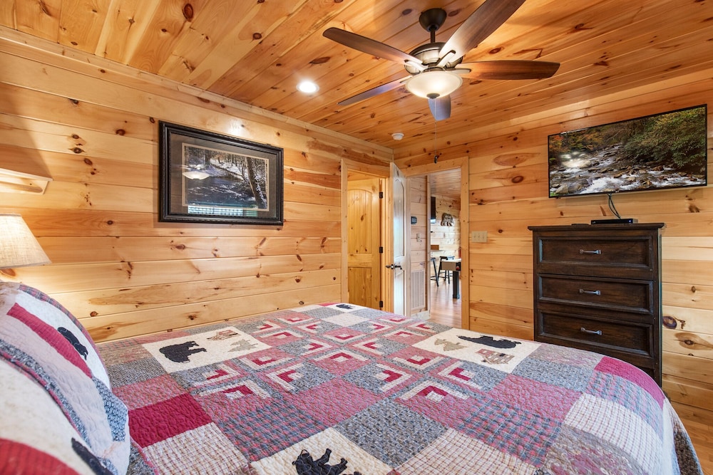 Cabin (All About The View)