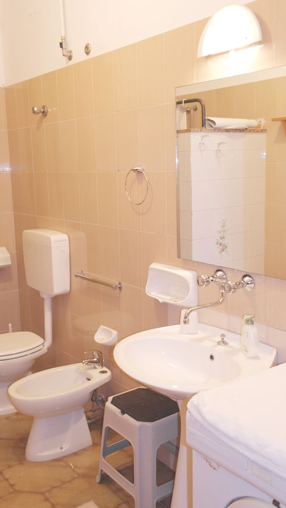 Classic Double Room, Private Bathroom (External) - Photo 5
