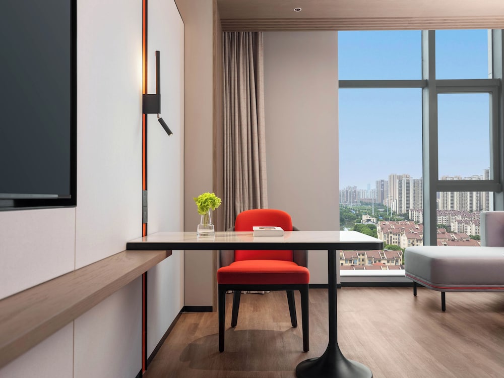 Standard Room, 2 Double Beds (Extra Floor Space High Floor) photo 3
