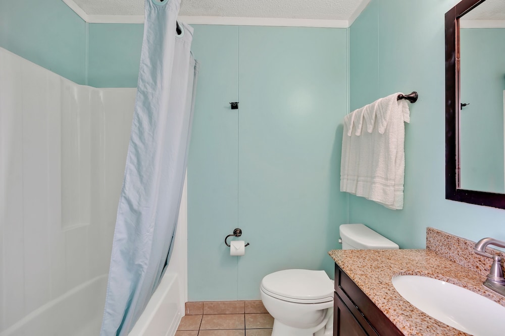 Room, 2 Queen Beds, Kitchen, Oceanfront photo 3