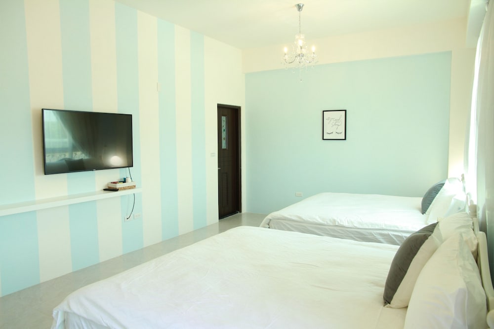 Comfort Quadruple Room, 2 Queen Beds photo 1