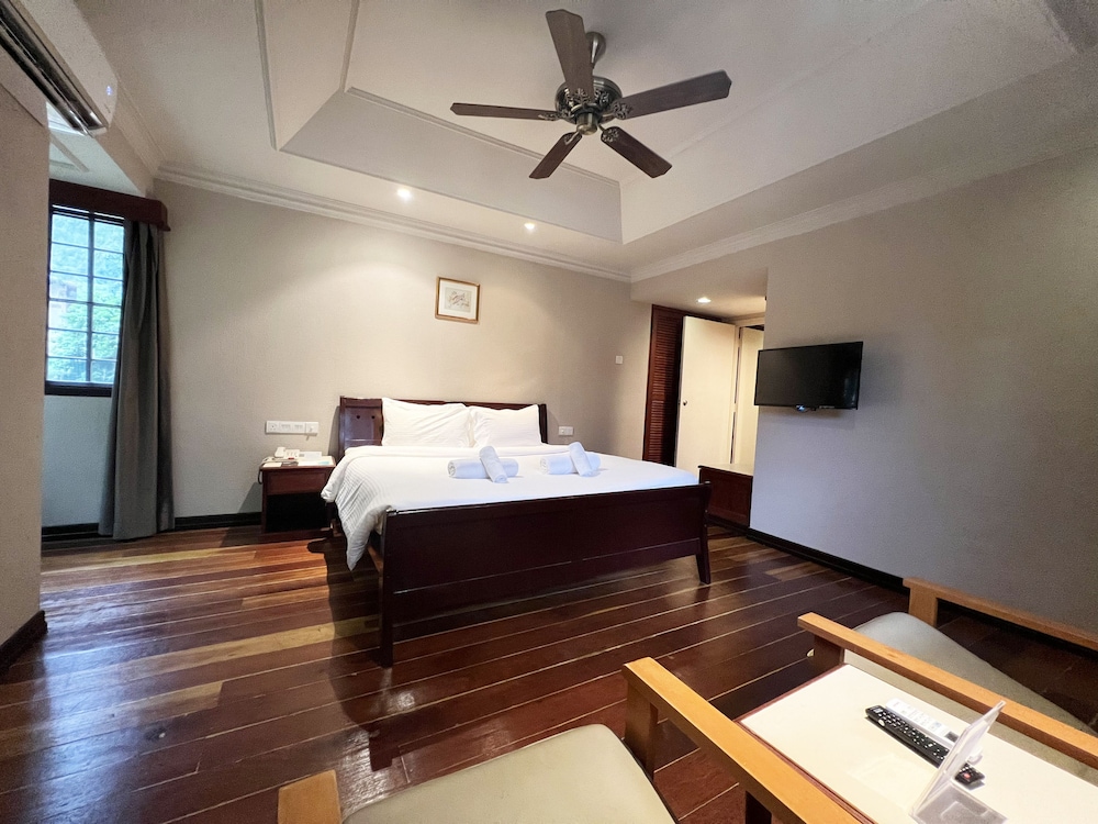 Two-Bedroom Chalet photo 2
