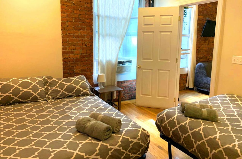 One Bedroom Apt #4 photo 1