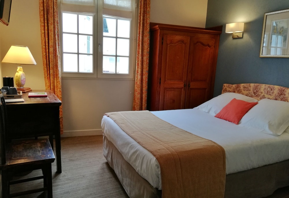 Classic Double Room, City View photo 2