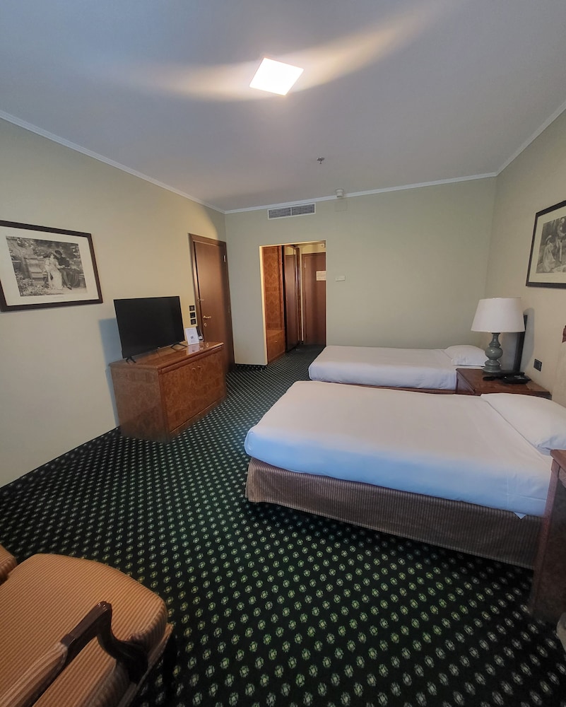 Superior Double Room Single Use, 2 Twin Beds - Photo 4