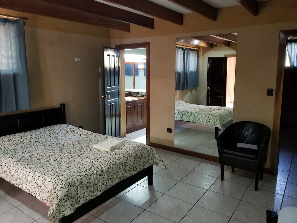 Villa de lujo, 2 camas dobles, bañera de hidromasaje, junto a la piscina