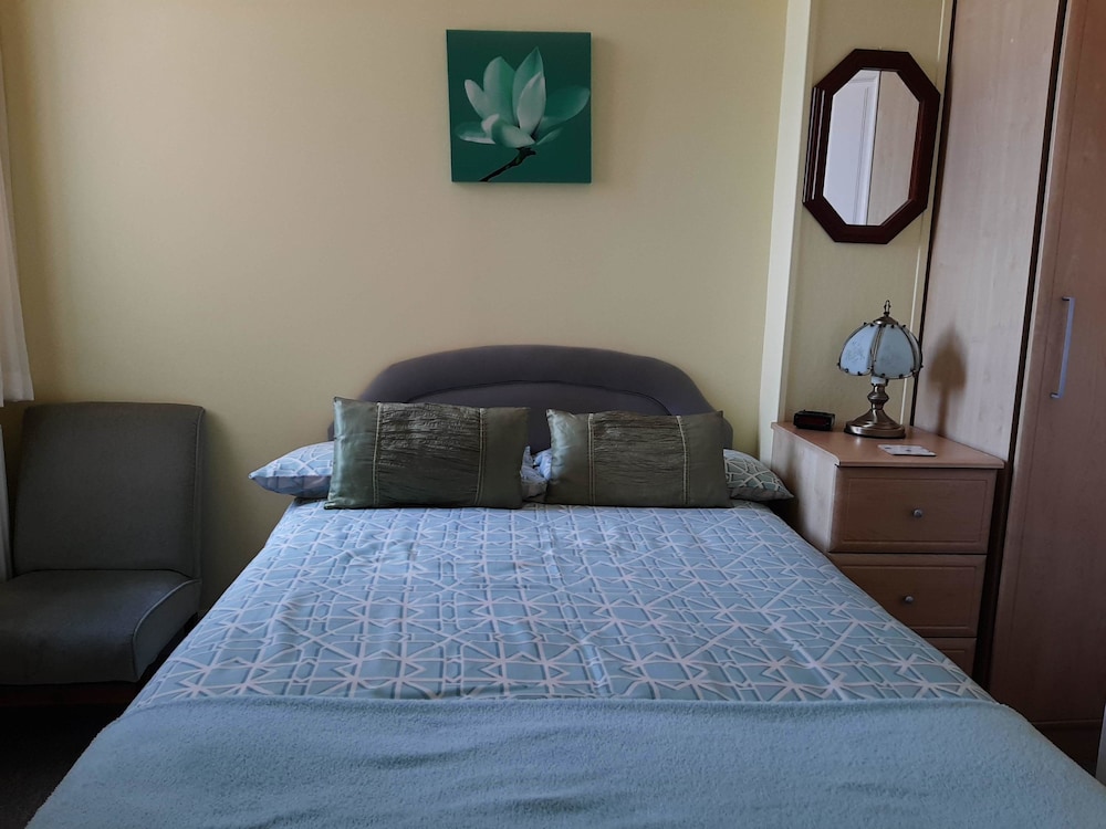 Room 5, Single, 1st Floor