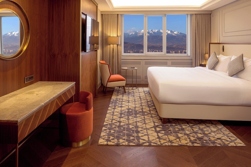 Executive Suite, 1 King Bed - Photo 10