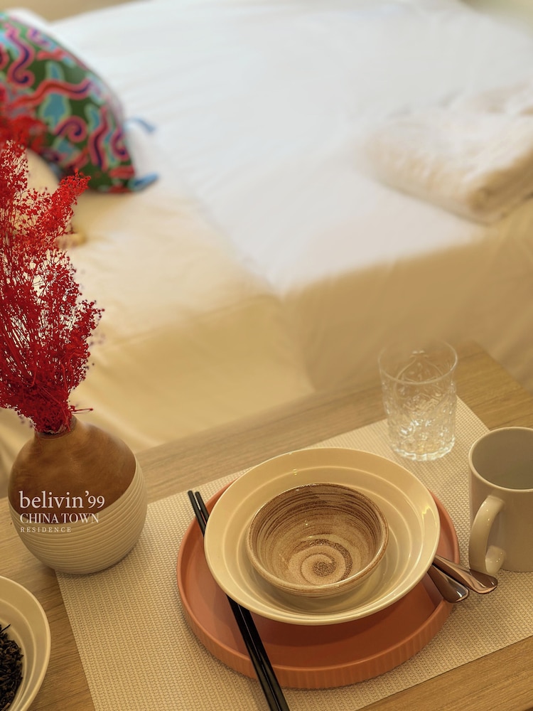 Comfort Studio, 1 King Bed photo 3