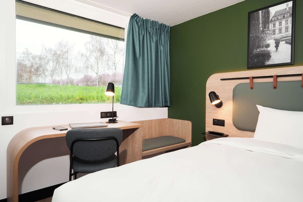 Standard Room, Multiple Beds - Photo 4