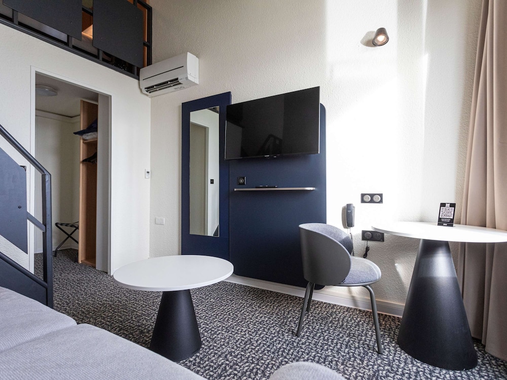 Superior Room, 1 Double Bed with Sofa bed - Photo 8