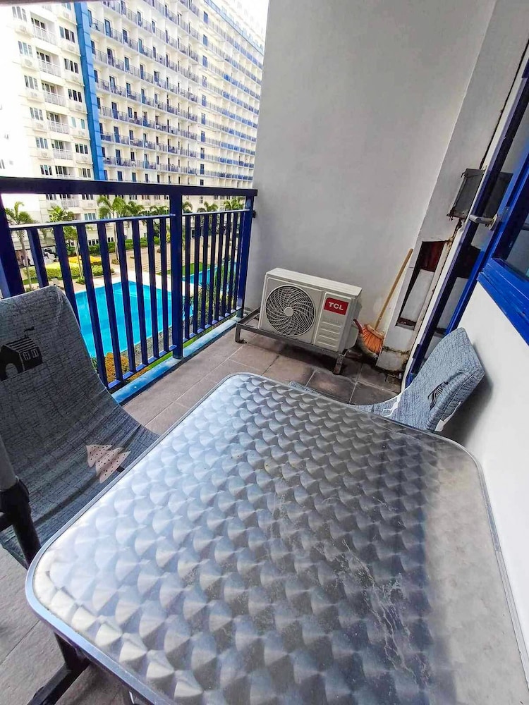Standard Room - Tower E - Pool View photo 3