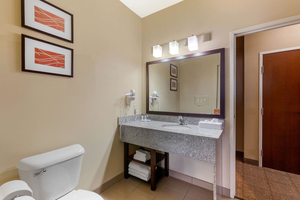 Suite - Photo 4