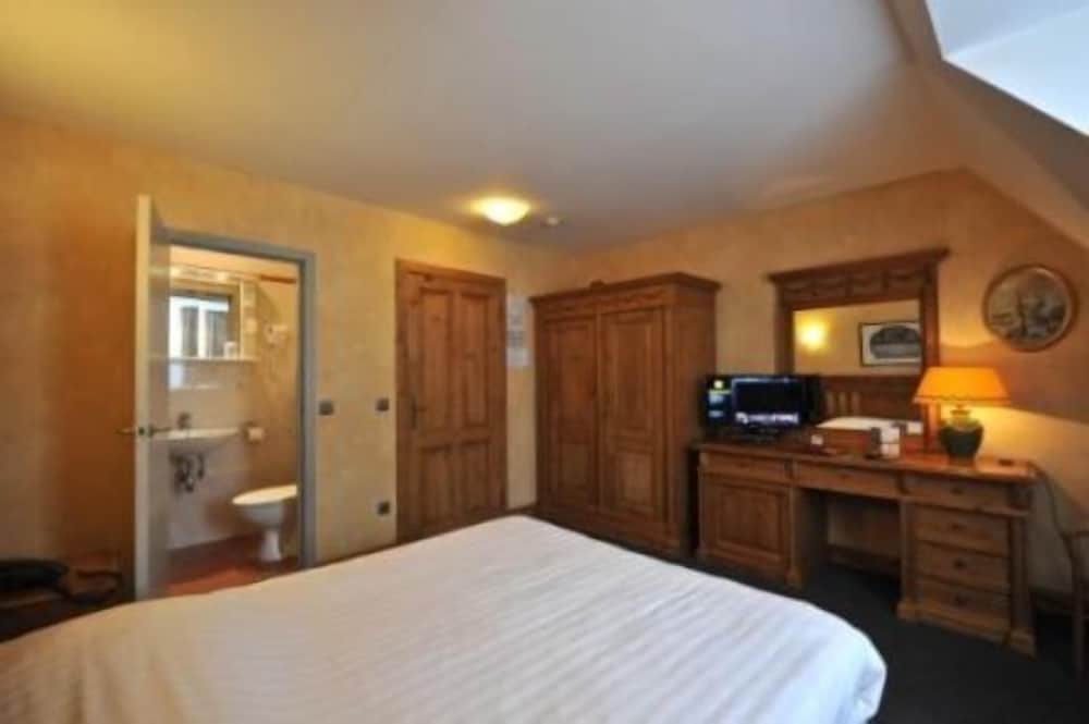 Standard Room photo 2