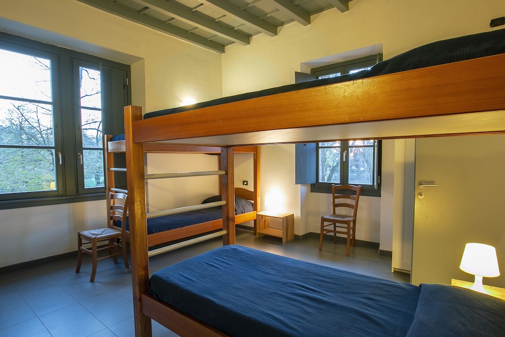 Shared Dormitory, Mixed Dorm, Private Bathroom (6 beds) photo 1