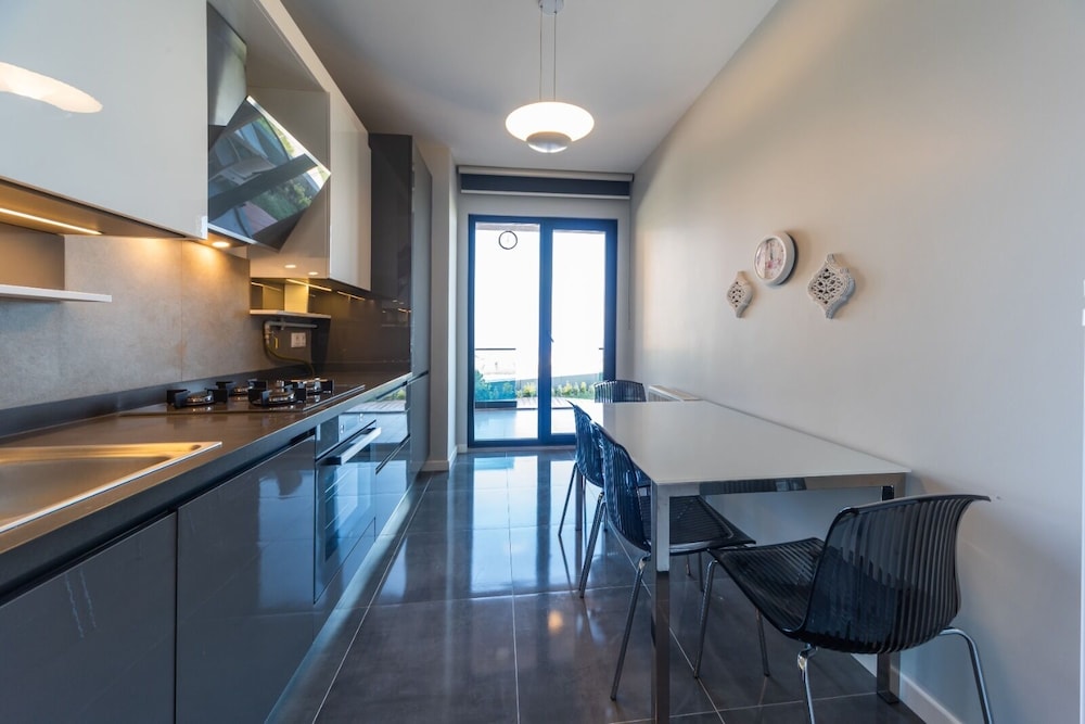 Suite - Photo 7