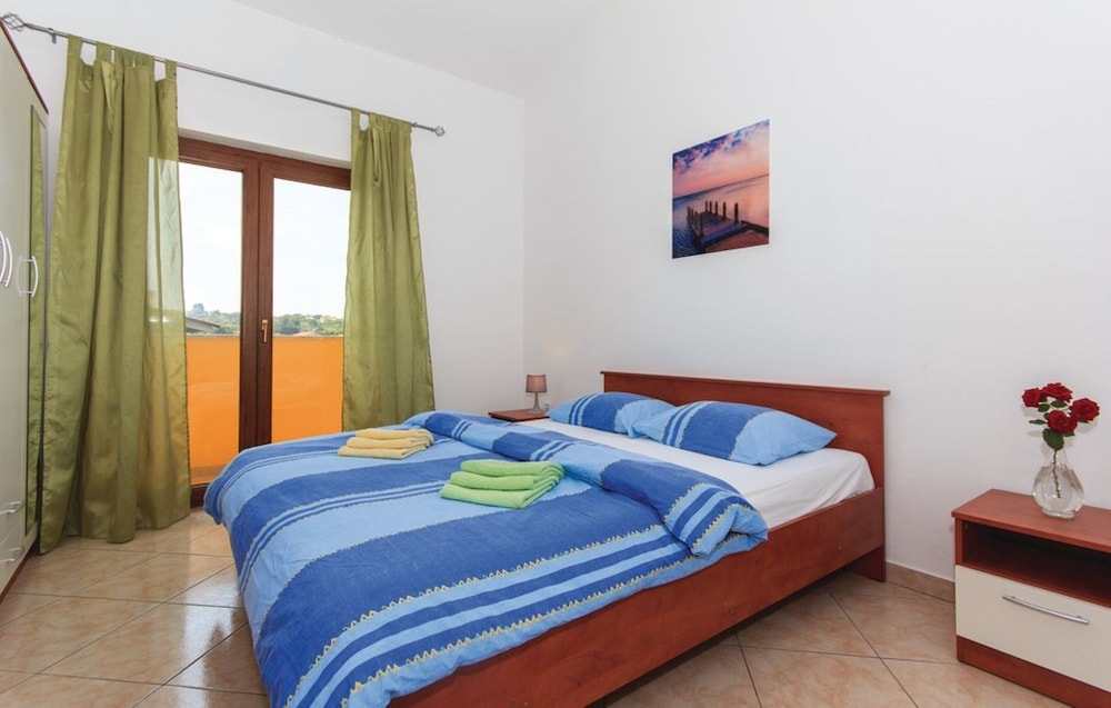 Villa (Five Bedroom Villa With Swimming Pool)