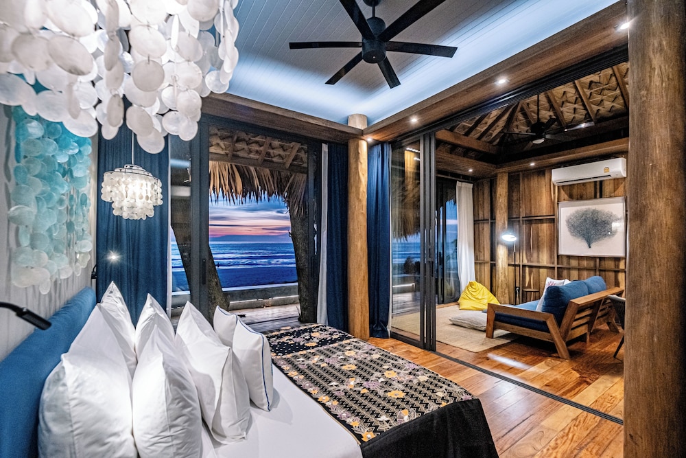 Luxury Villa, 2 Bedrooms, Beach View