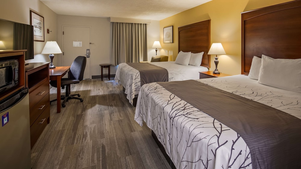 Standard Room, 2 Queen Beds, Non Smoking, Refrigerator & Microwave photo 1