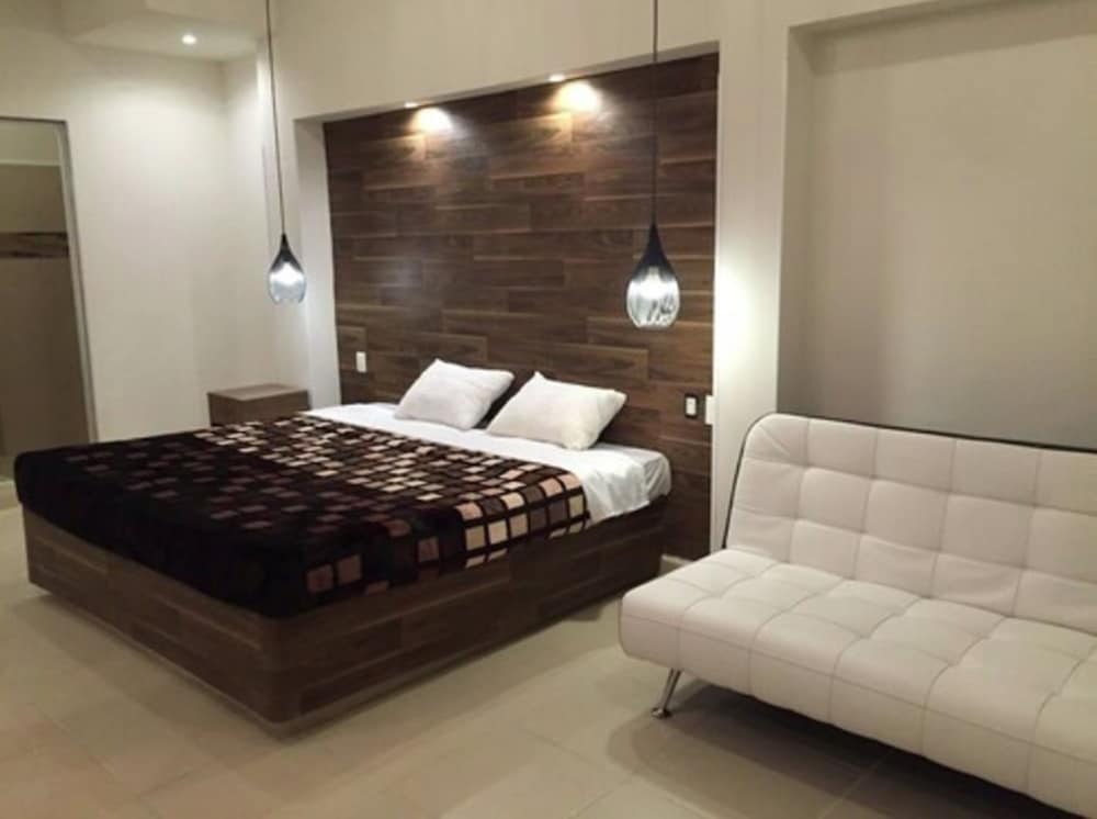 Standard Triple Room, Jetted Tub photo 2