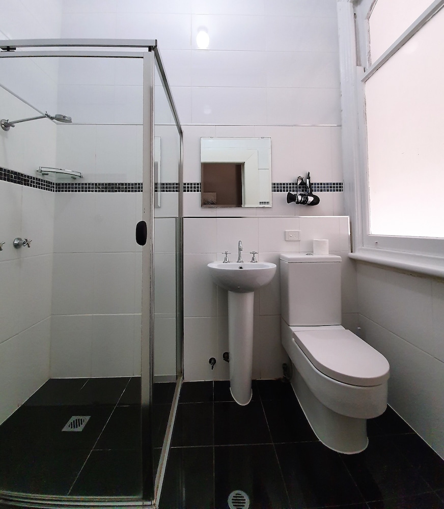 Double Room 8 photo 2