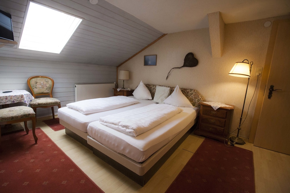 Basic Double Room photo 2