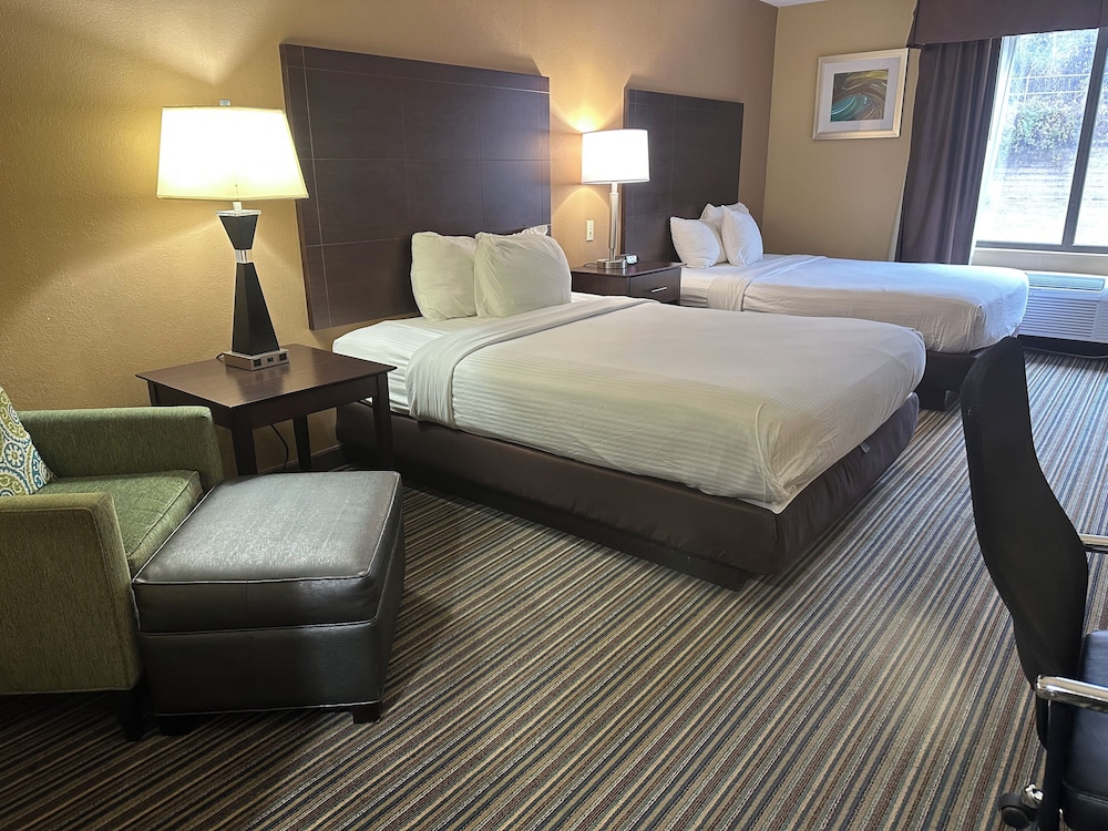 Room, 2 Queen Beds, Hearing Accessible, Non Smoking (Mobility,Bathtub w/ Grab Bars)