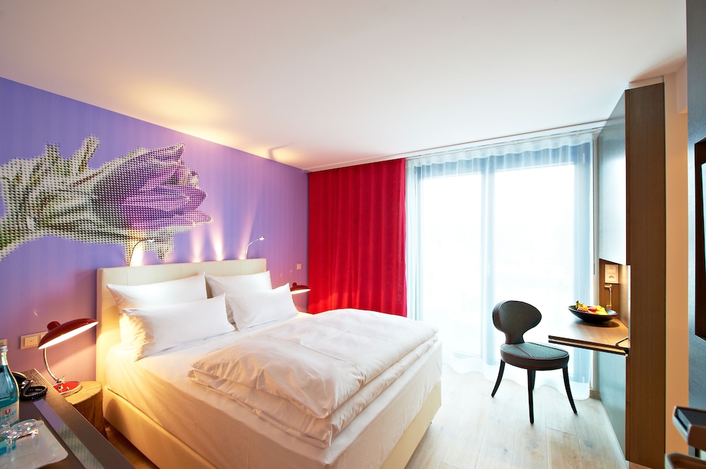 Double Room (Small with 1 Queen bed, 1,40m) photo 3