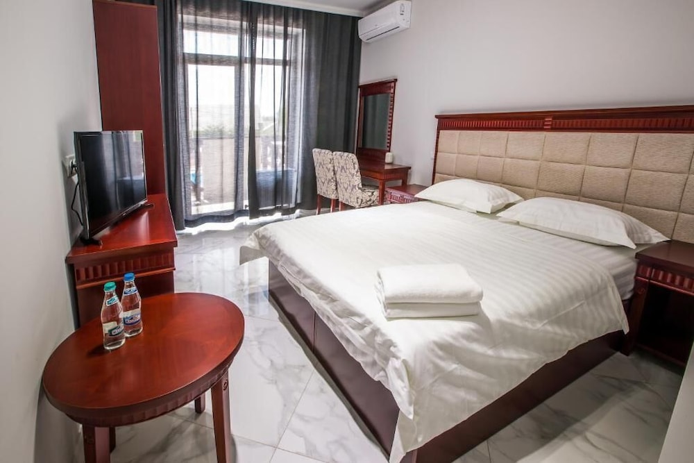 Basic Single Room, Balcony, Pool View
