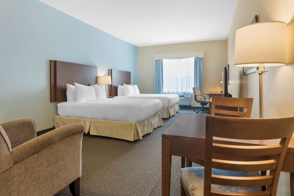 Suite, 2 Queen Beds, Non Smoking, Kitchenette (Living Room;with Sofabed) - Photo 1