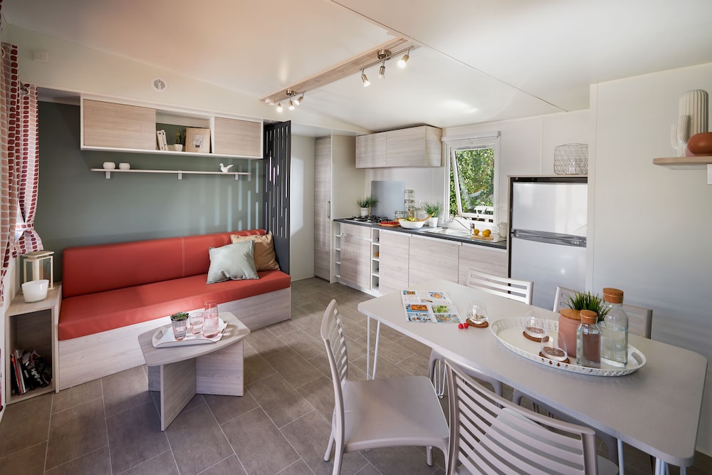 Cottage Loggia 6p