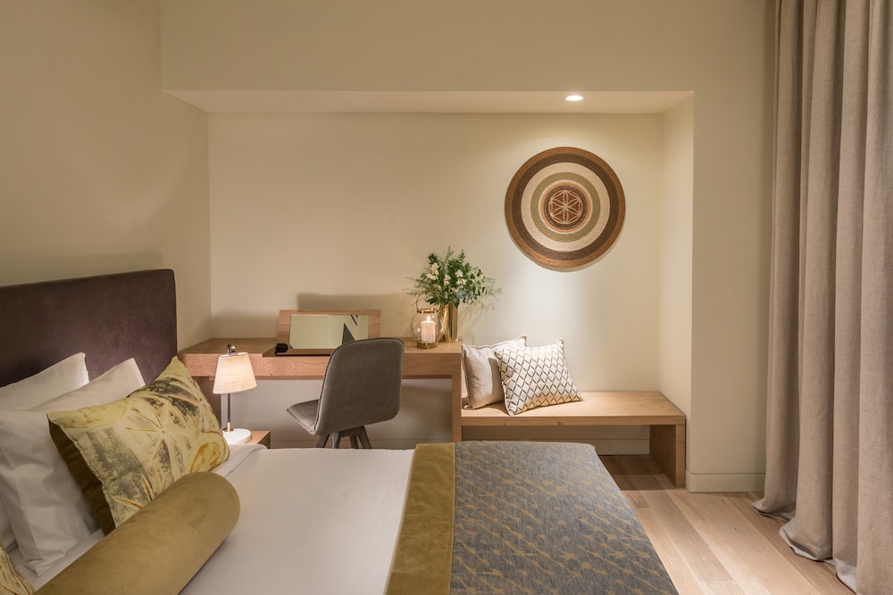 Classic Room (with Breakfast)