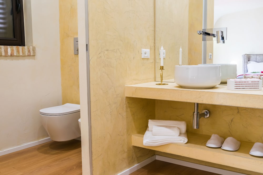 Deluxe Suite - Photo 2