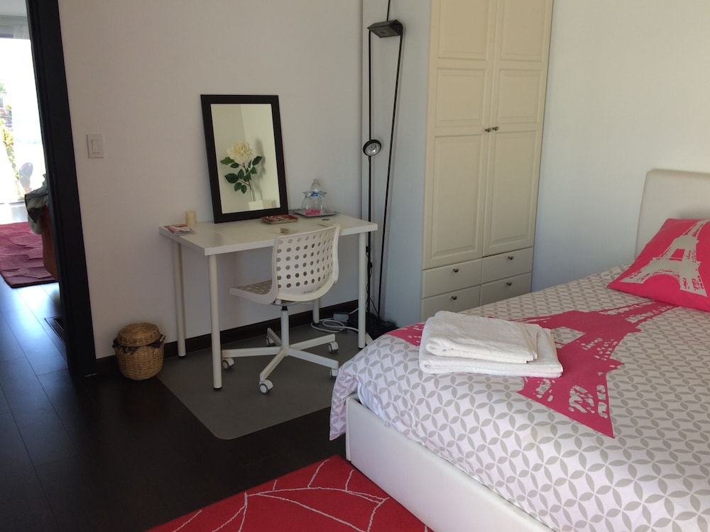 Family House, Multiple Beds, 2 Bathrooms, Beachside (Beautiful furnished house) photo 3