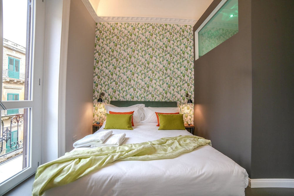 Deluxe Double Room, Balcony, City View