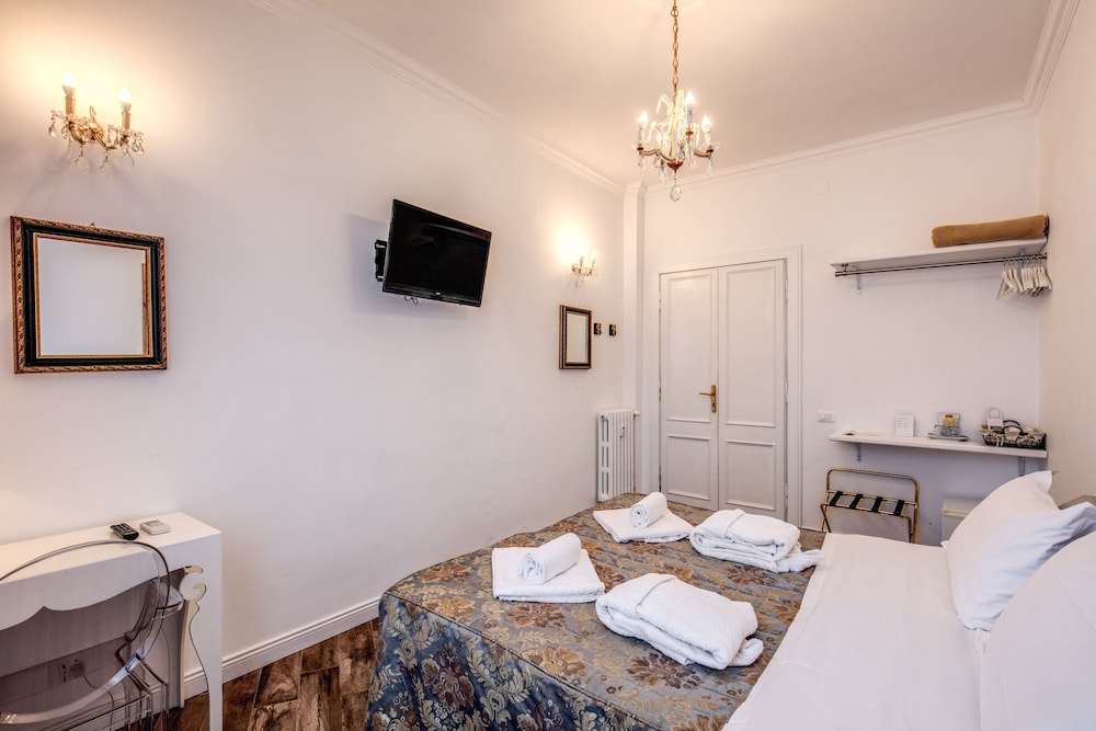 Economy Double or Twin Room with External Bathroom photo 1