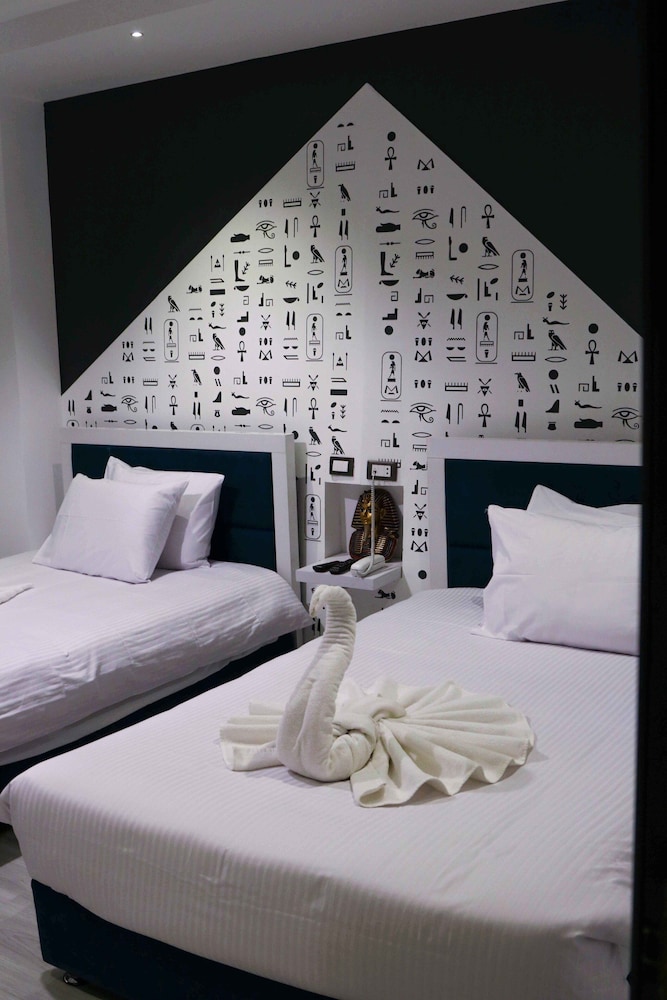 Deluxe Twin Room Great Pyramid View