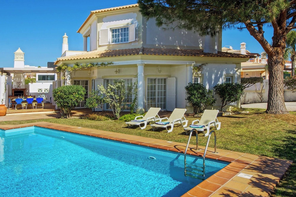 Villa (4 Bedrooms)