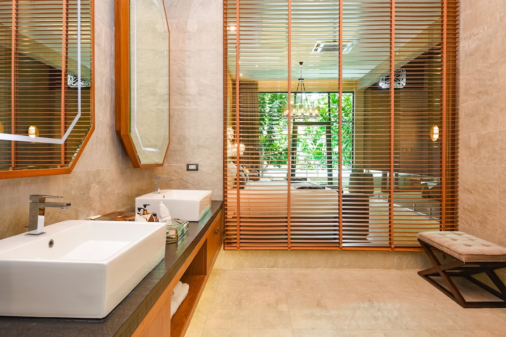 Deluxe Pool Villa with Pool Access - Photo 8