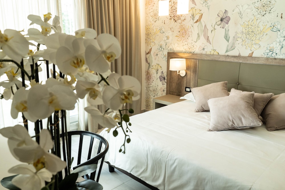 Classic Double or Twin Room photo 2