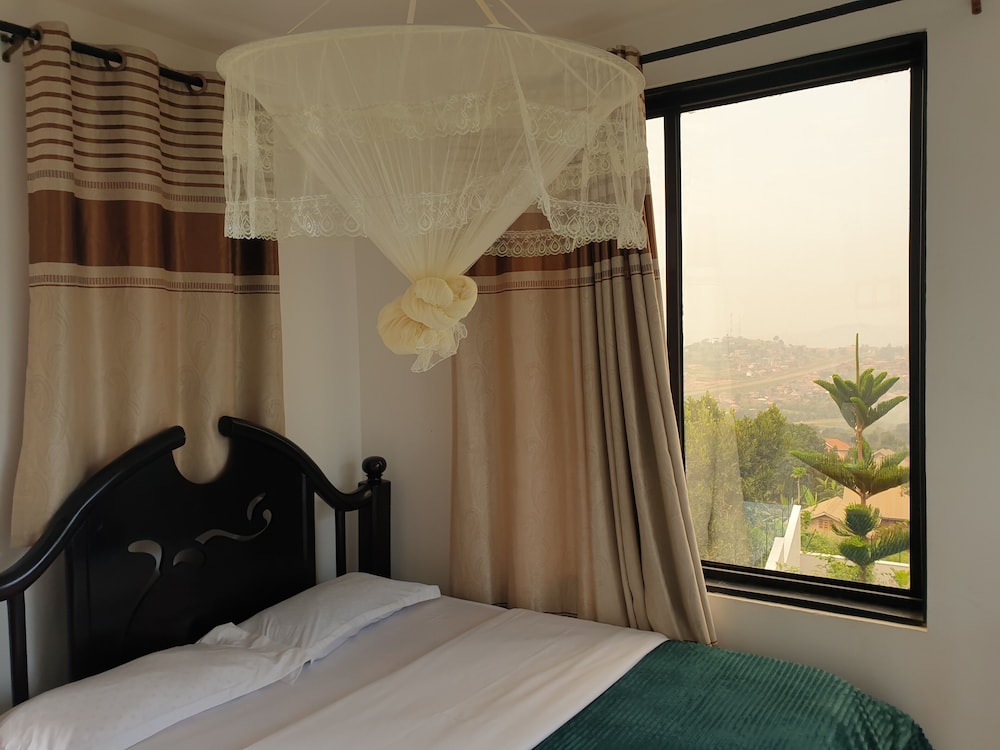 Signature Double Room, 1 Queen Bed, Lake View, Executive Level