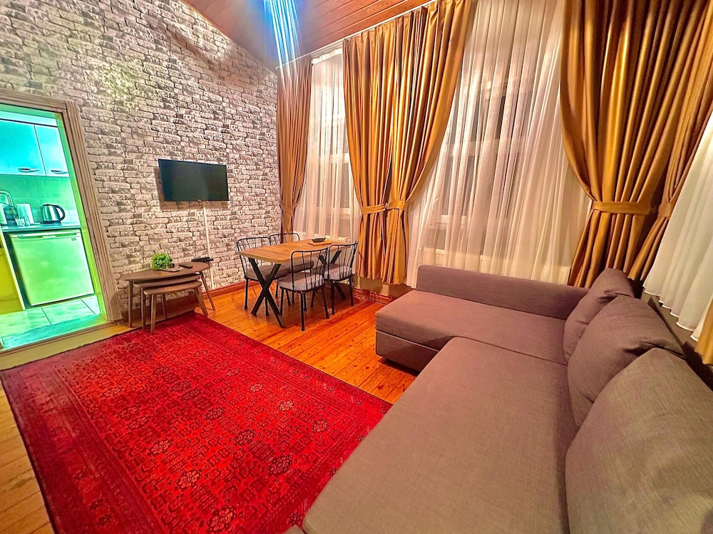 Deluxe Apartment photo 2