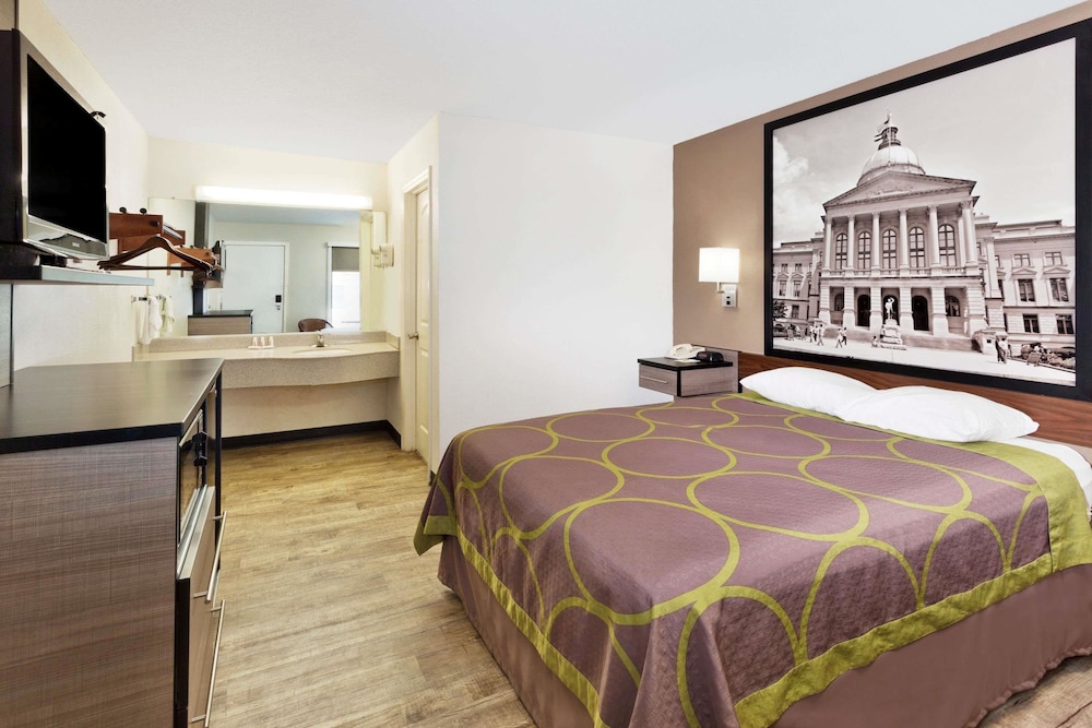 Standard Room, 1 Queen Bed - Photo 1