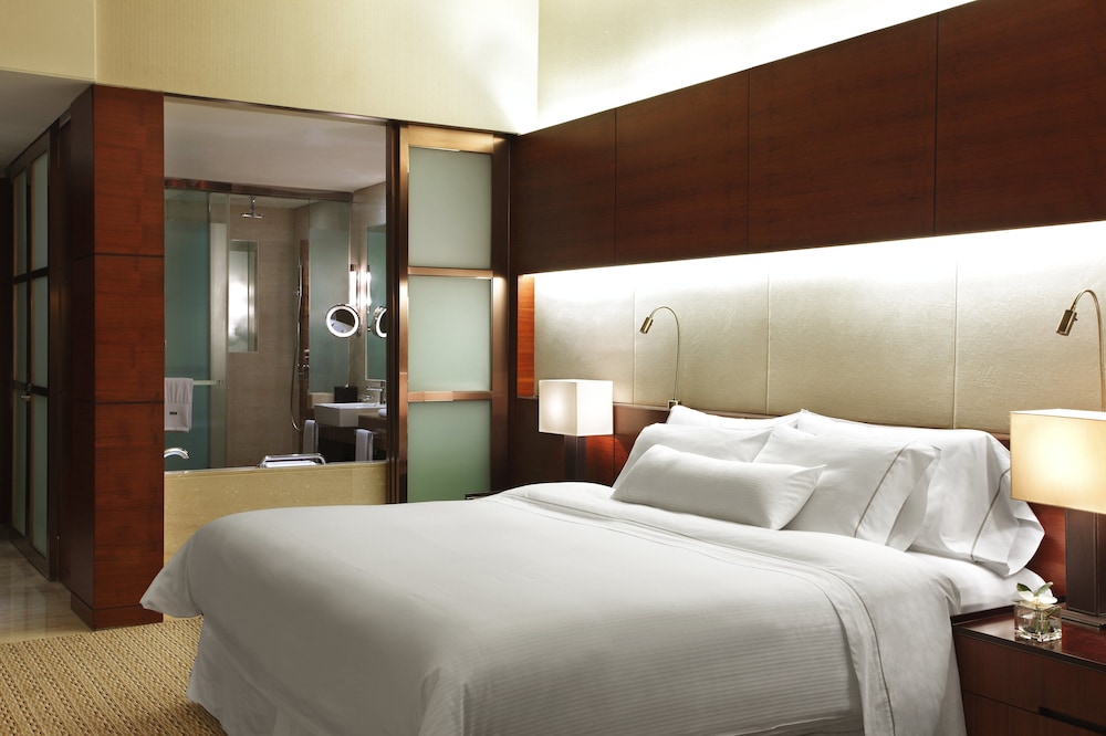 Room, 1 King Bed, City View - Photo 2