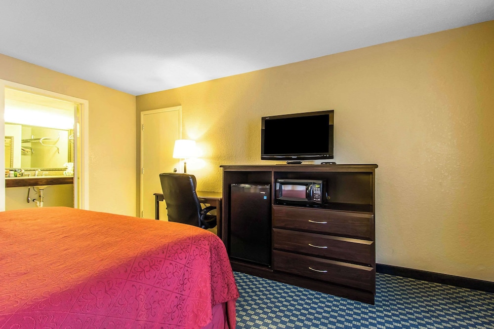 Room, 1 King Bed, Accessible, Non Smoking photo 3