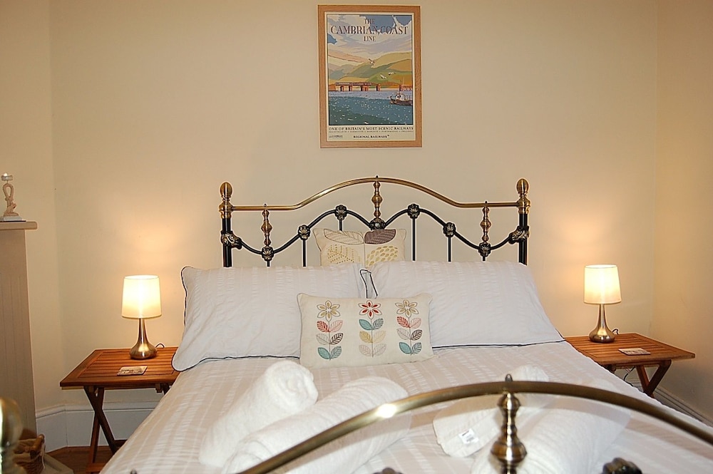 Double Room, Shared Bathroom (Room One) photo 2