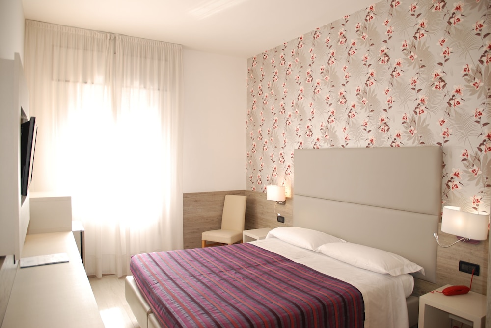 Classic Triple Room - Photo 4