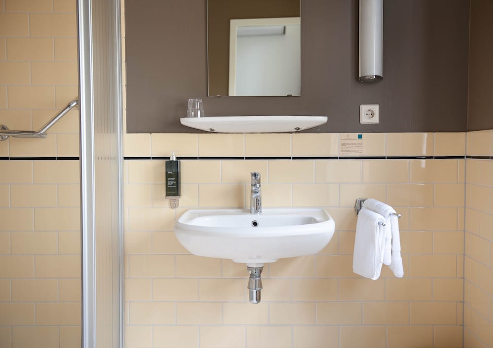 Standard Double or Twin Room photo 2