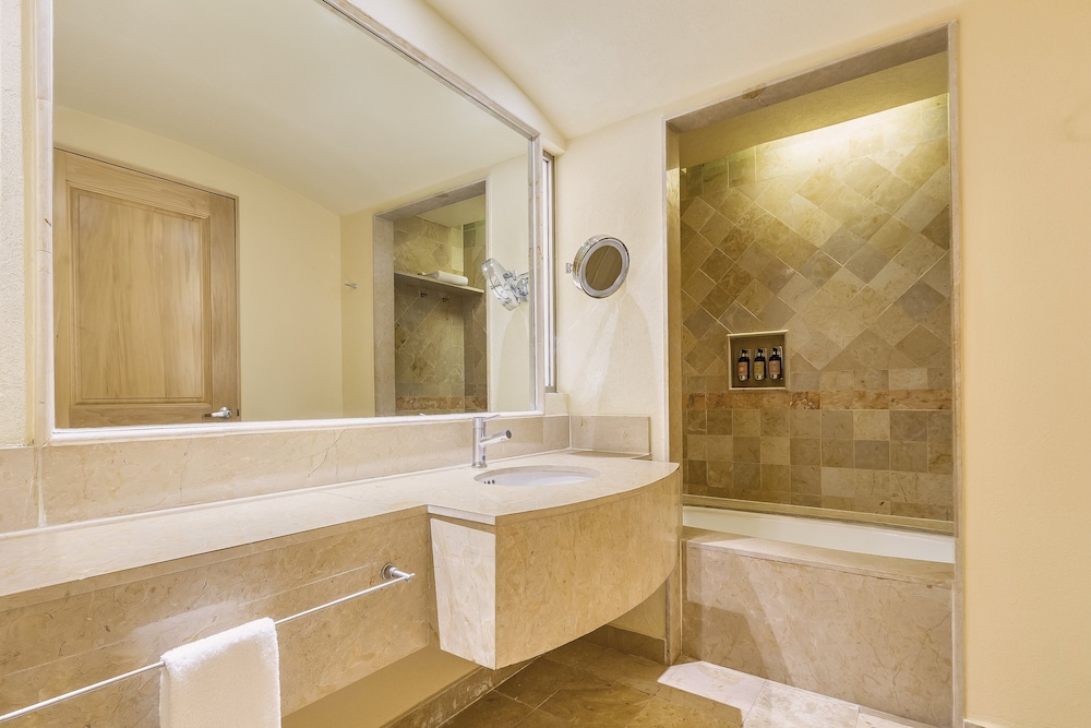 Superior Room, Ocean View - Photo 5